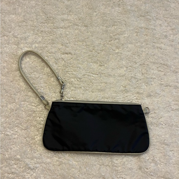 Black & White Wristlet Wallet - Picture 2 of 5